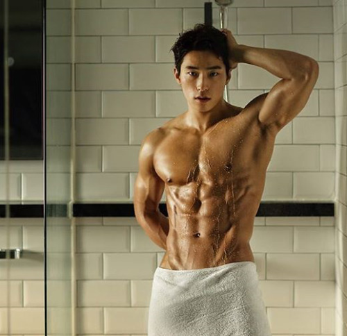 Comely Masculine Dude pic