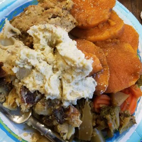 <p>#ohno she trying to kill my diet! #food #foodporn</p>