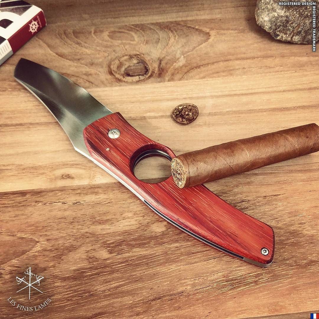 Our newest limited and numbered #cigarknife : The Padauk Edition.
Available now at http://ift.tt/1J1EGDu
◽50 units in this series
The Padauk is an exciting wood that has a very unique reddish orange colouration.
- Zoom in 🔍😍 http://ift.tt/2cIQP6Q |...