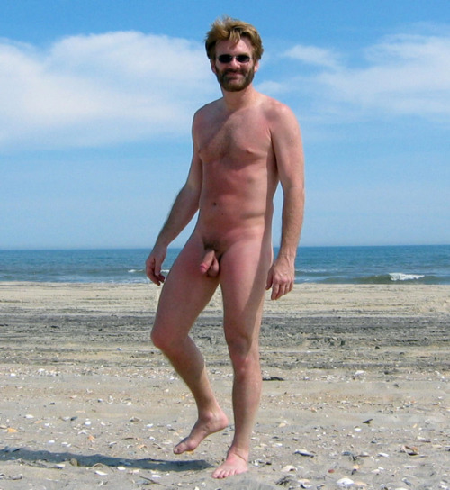 Follow Guyzbeach, a collection of natural men naked at the. 