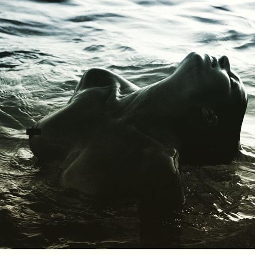 antoineverglas:

#niteswim #stbarth #shellbeach @clicstbarth...