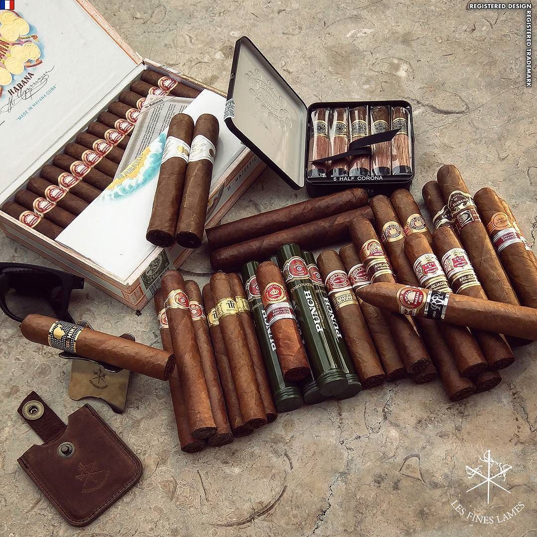 I think we’re gonna need more #Cigarstand s 🤔💨✖💨✖💨✖💨✖😂 http://ift.tt/2a6f1x5 | info on the knife : http://ift.tt/1J1EGDu