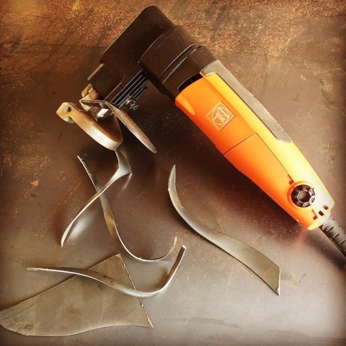<p>When you come across that one new tool that makes you wonder, “Where the Hell have you been all my life”☺️. What tool is irreplaceable to you guys? <br/>
.<br/>
.<br/>
.<br/>
#nature #welding #welder #richbaker #sculptor #contemporaryart #sculpture #fineart #creative #artgallery #instaart #arte #artistsofinsteagram #contemporary #concept #artcollector #metal #contemporaryartist #artistlife #wilderness #artist #wildlifeartist #art #metalart #feintools @fein_canada <br/>
<a href="https://www.instagram.com/p/BuHCuPKgLM0/?utm_source=ig_tumblr_share&igshid=1vmeijwoxhpuq">https://www.instagram.com/p/BuHCuPKgLM0/?utm_source=ig_tumblr_share&igshid=1vmeijwoxhpuq</a></p>