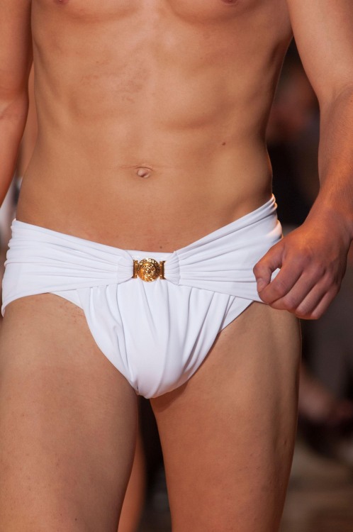 monsieurcouture:
“Versace S/S 2015 Menswear Milan Fashion Week
”