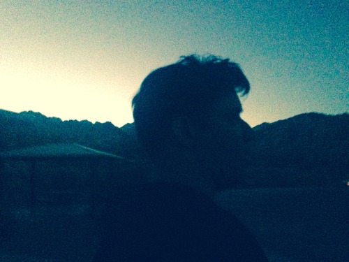 venirex:

Out in the blue night sky

:-))