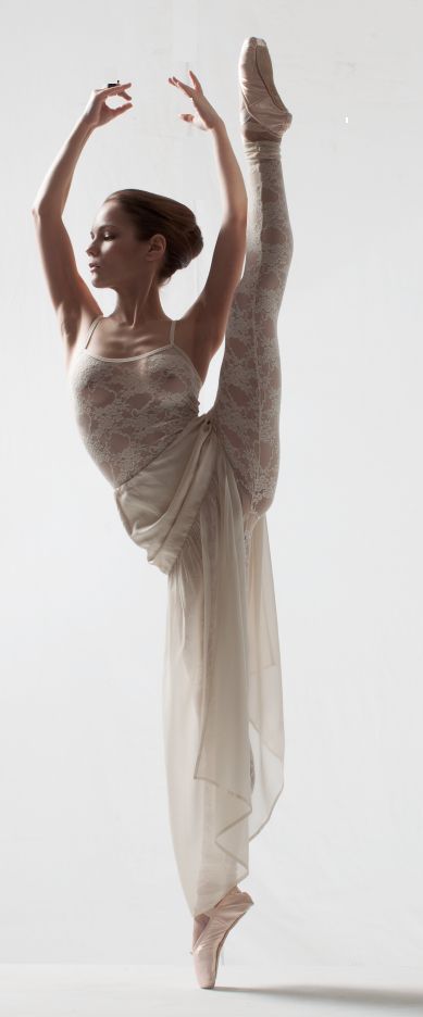 descu:
“(via (1) Pinterest • The world’s catalog of ideas) Powerful bailarina…
”