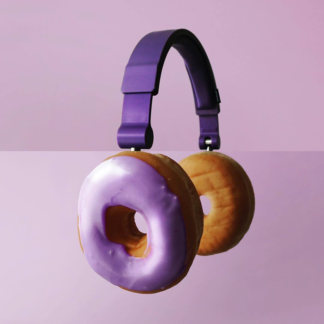 headphones + donuts
been on a donut bender as of late, so in keeping with said bender, I thought it would be appropriate to take a moment and reminisce with this #combophoto of yore.