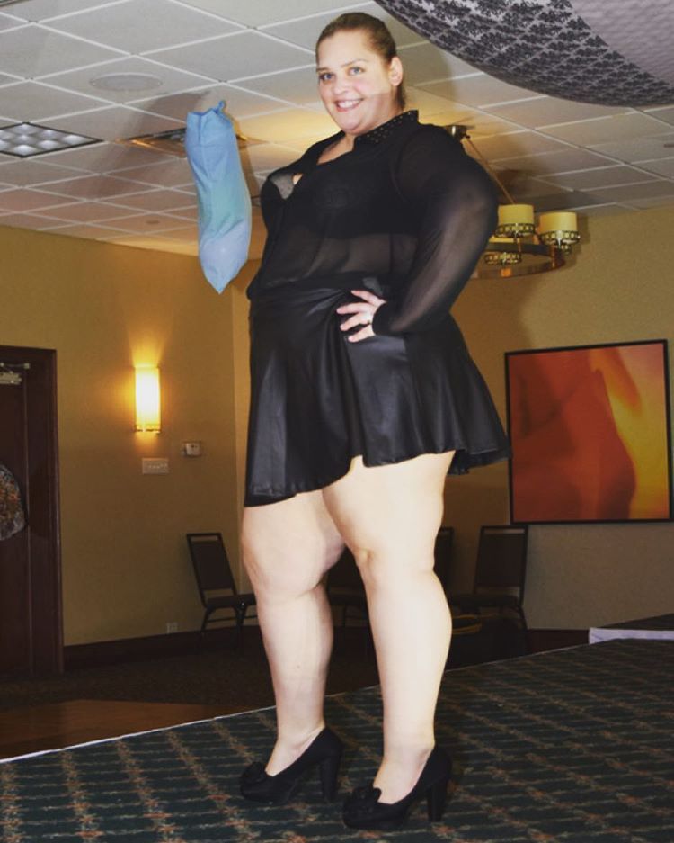 livinglargechicago:
“Good Morning! Here are today’s Random Bash Pics :)
Follow LLC on Twitter and Facebook! Don’t forget to check out our website for upcoming events, blogs, forums., and more party pictures! #curvy #bbw #ssbbw #bbwclub #plussize...