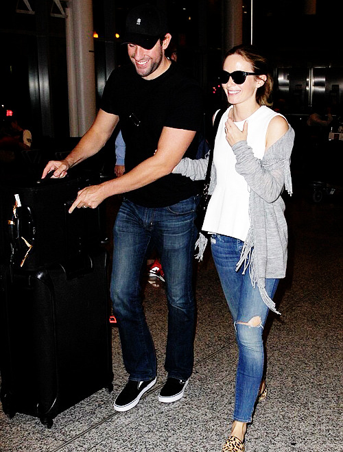 “John Krasinski and Emily Blunt in the Toronto airport (September 10th, 2015) ”