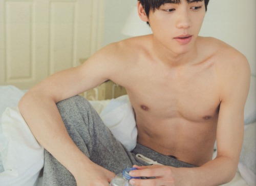 Cut korean twink