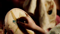 http://66.media.tumblr.com/fba81eda23146915cc6c884a85027a9f/tumblr_o0zdtbnFwb1sgla6so4_250.gif