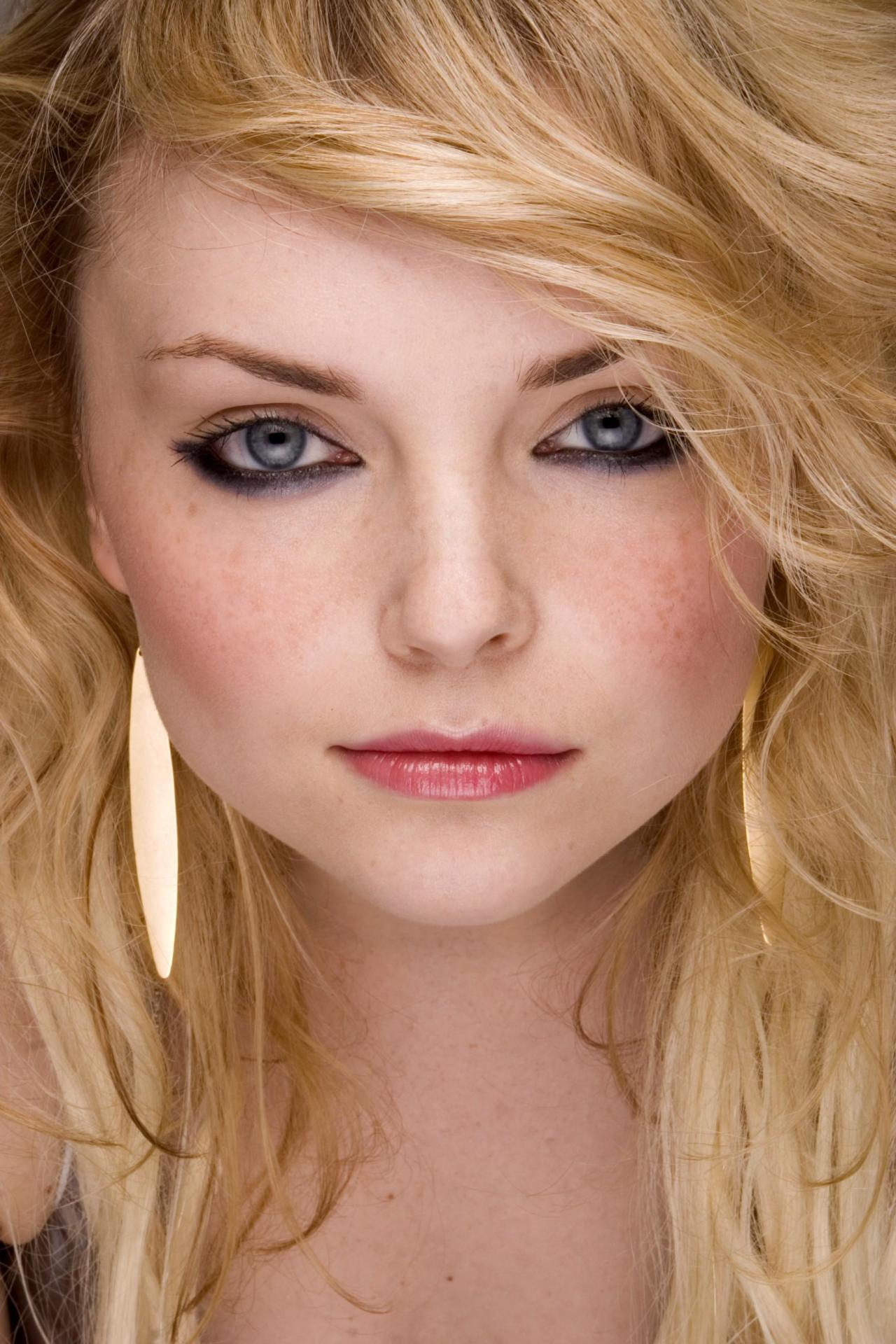 European Actresses & Models, Izabella Miko 