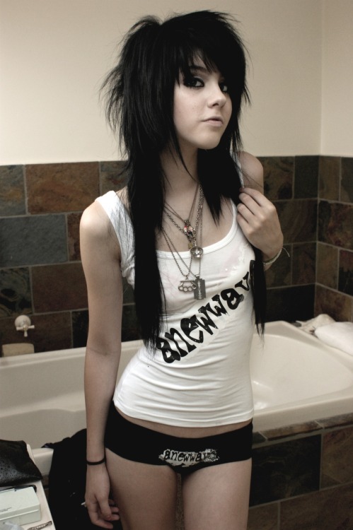 Emo drilled shower long hair