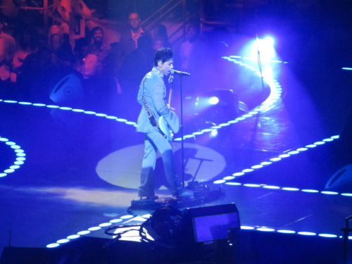 picturesofmusic: “ Prince, The Forum, May 5, 2011 ”