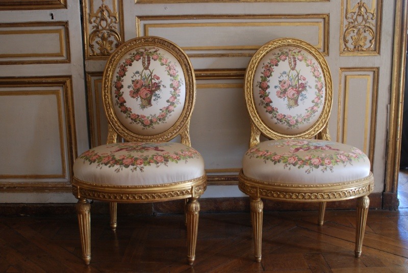 a-l-ancien-regime:
 just some cute chairs from the apartment of Madame du Barry
