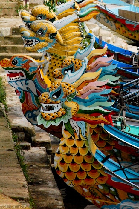 befairbefunky:
“ Colorfull Dragon boats ~ human-powered watercrafts. Traditionally handcrafted, in the Pearl River delta region of southern China - Guangdong Province
”