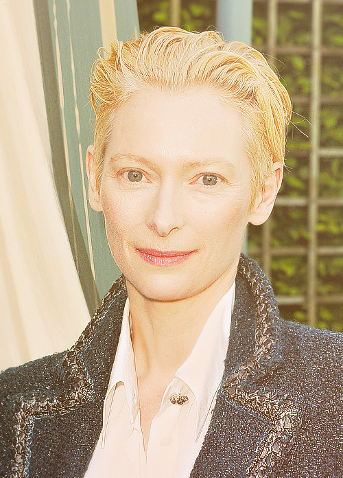 al-ghuls-deactivated20120828:
“ Tilda Swinton - Chanel Cruise Collection 2012
”