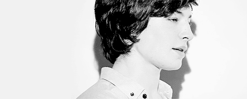 ผลการค้นหารูปภาพสำหรับ ezra miller gif