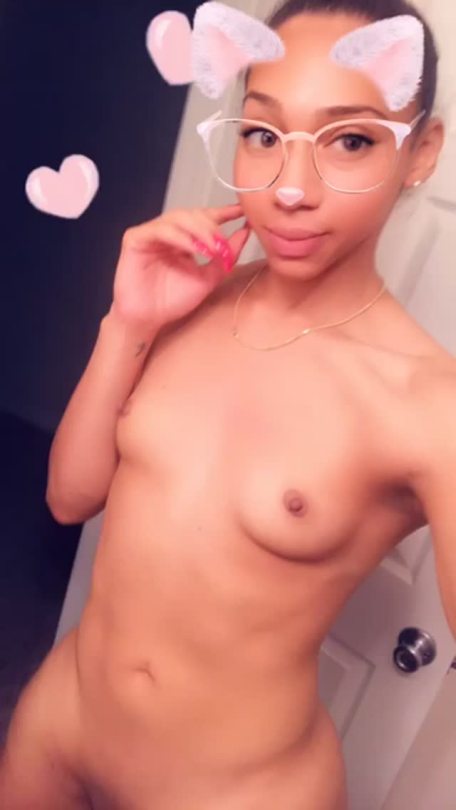 dickfigure8:  natalialapotra1:  book me now for pvt overnight
