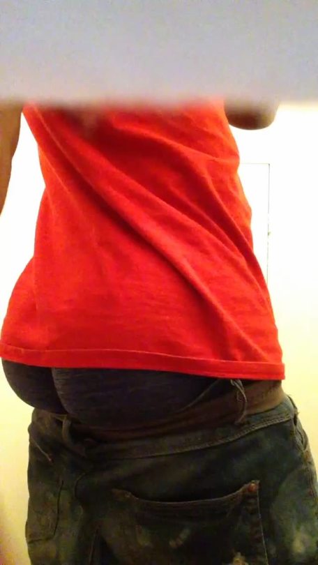 a-freak-of-tight-boxers-saggings:  Sagging in my very tight boxers