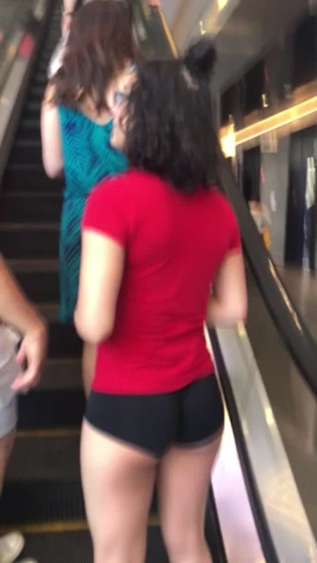 icravebootyalot:  Yo if you let your girl go out in public like