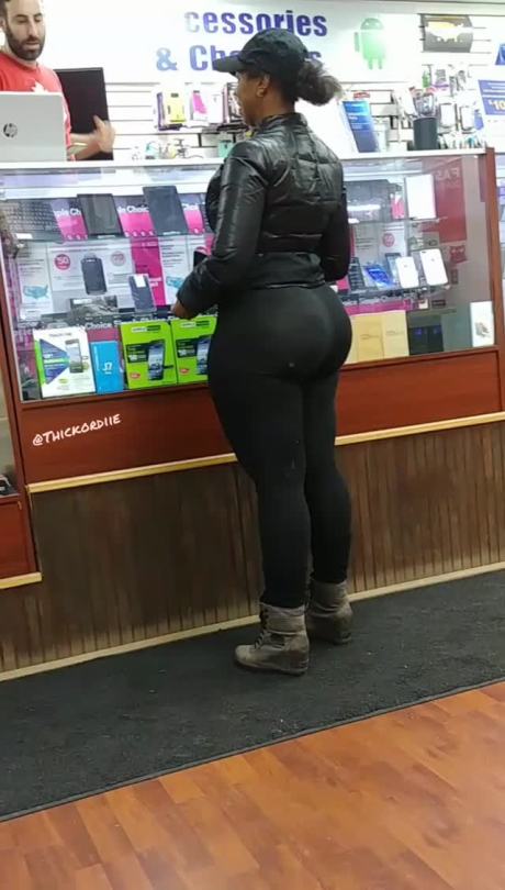 asscheeksncakephat:  thickordie:  .🤥🤣….. When Your New