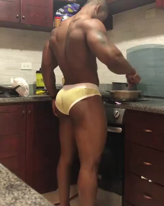 degeneratexxxxx: Who wants breakfast?  