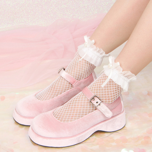 ari-kanon:Lolita Fishnet Bow Sock