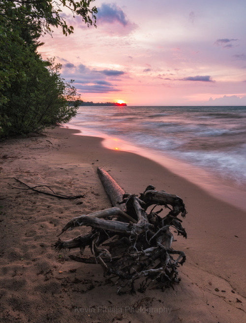 upimages:Lake Superior Sunrise.