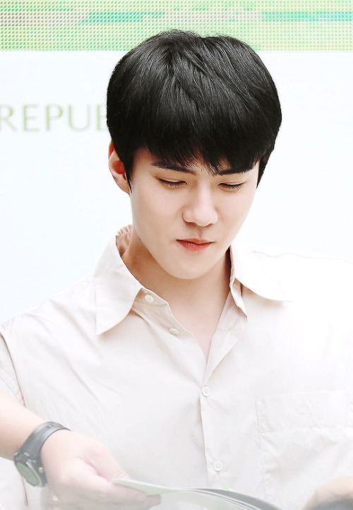 sehunlyone:©