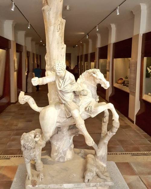 ancientpix:Sculpture group depicting a boar hunt, Roman period,...