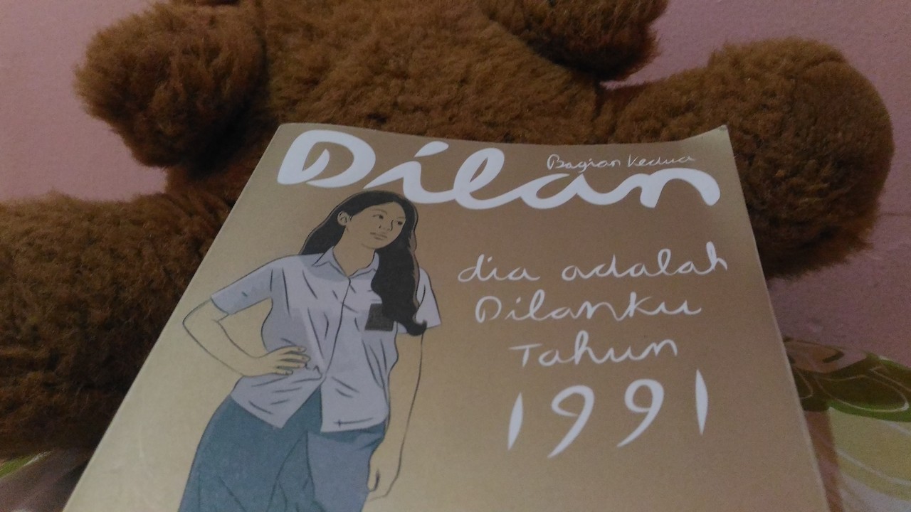 Oreamnos — Kedua novel Dilan menyampaikan cerita dengan