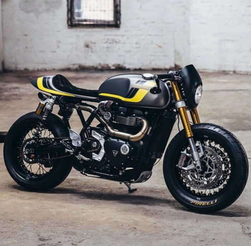 caferacersofinstagram:Goodness gracious, @wenley_moto_design...