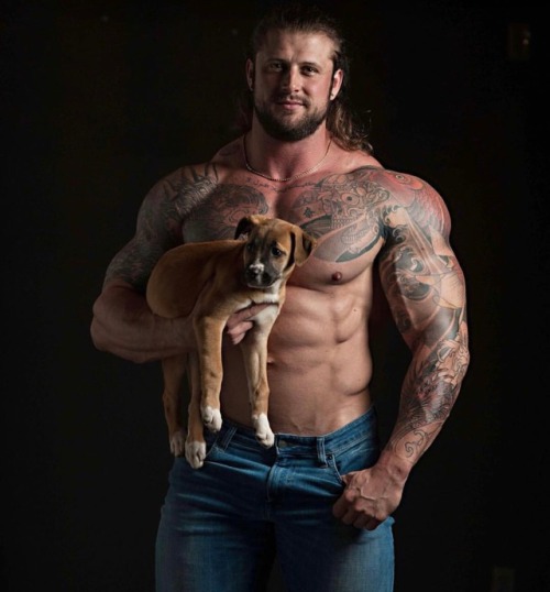 muscleworship808:LUCKY DOG 