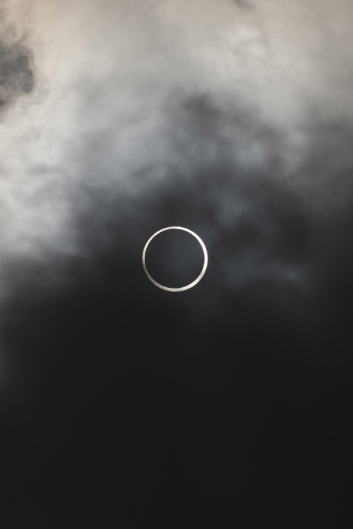 r2–d2:Total eclipse... by (The Norwegian)