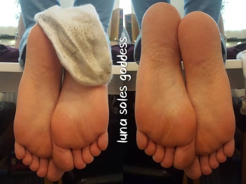 luna-soles-goddess:left ◀️ or ▶️ right? ….. #feet #feetstagram...