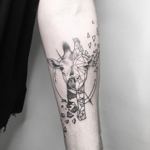 Giraffe Tattoo

Artist: Shpadyreva Julia 💗Tattooer and artist💗... animal;giraffe;arm