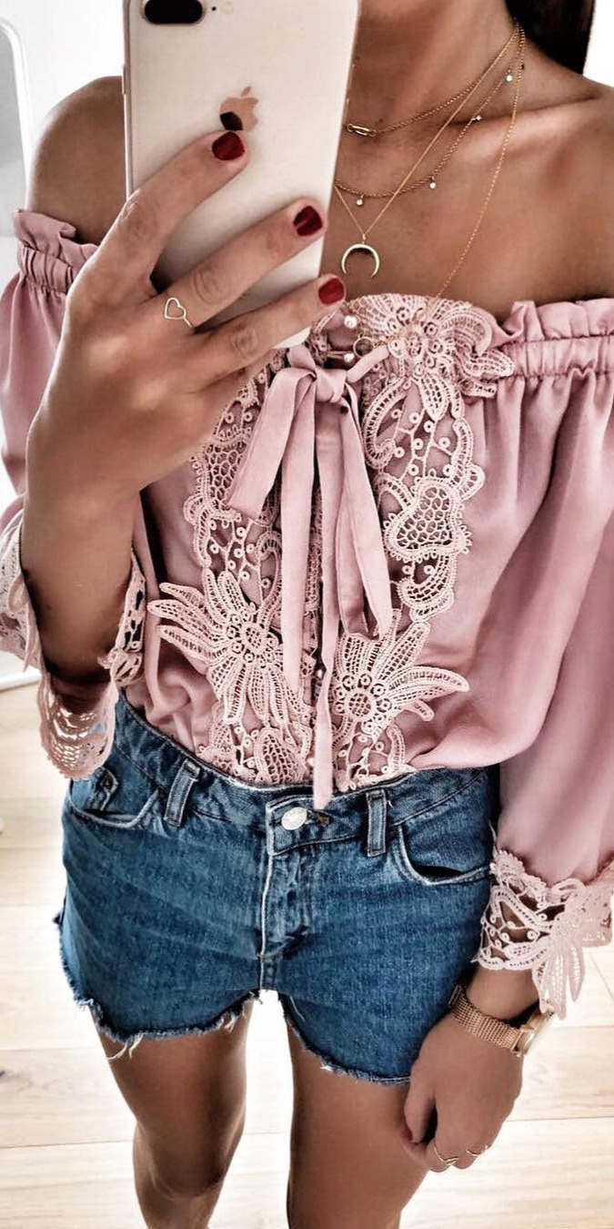 60+ Amazing Spring Outfit Ideas to Feel In Love With - shyla styles, celebrity sightings, #Beautiful, #Picture Ihr Lieben soooo langsam rder Sommer immer nund wir kendliiiich die wunderschSommerteile auspacken Diese hBluse liegt seit Winter bei mir und wartet nur auf den Einsatz Baaaald Die Bluse gibt es aktuell auch wieder bei seamlessfashion *Anzeige/ad Ich weuch noch einen tollen Abend  , Seamlessfashion , outfitinspiration , offshoulder , summeroutfit , summerlook , shorts , ootd 