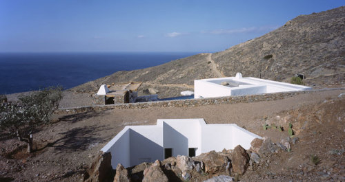 bothsidesguys:SUMMER HOUSE, SYROS - GREECE by BLOCK722...