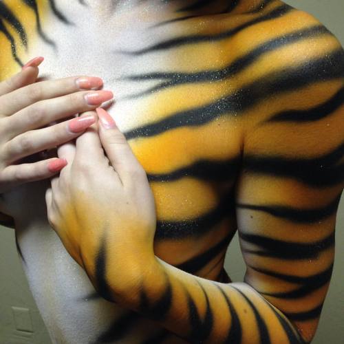 breannacooke:Tiger woman! Bodypaint for the Lodge this...