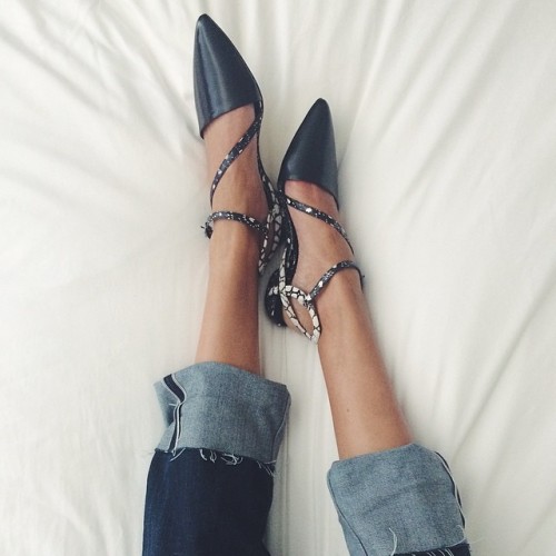 pointy toe shoes on Tumblr