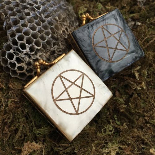 etsycult:Etched Pentacle Mother of Pearl & Brass Vintage...