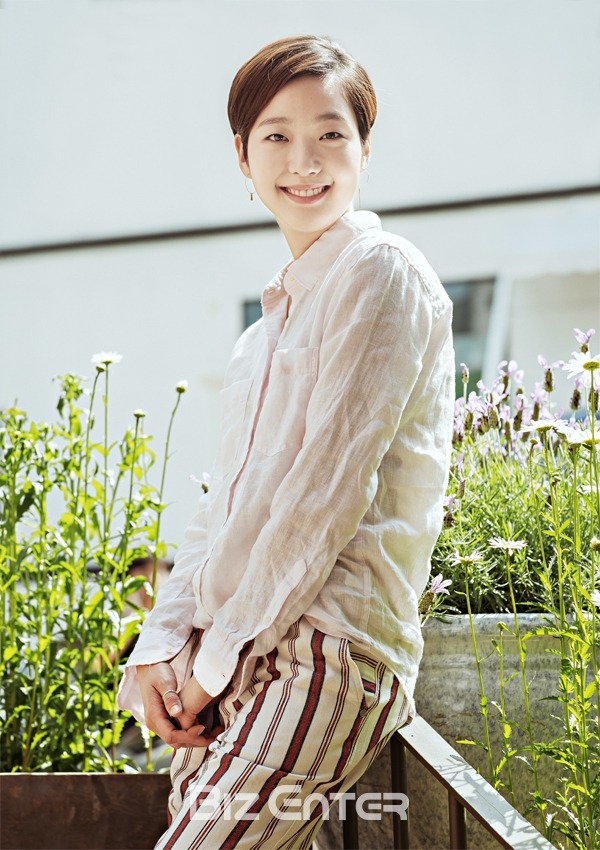 KIM GO EUN