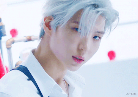 K-Netizens Wonder If VIXX's Leo Is A King Because Of His Glorious ...