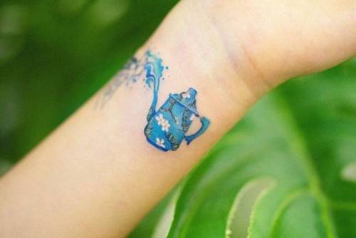 By Zihee, done in Hong Kong. http://ttoo.co/p/104181 art;small;tiny;teapot;netherlands;almond blossom van gogh;kitchenware;ifttt;little;zihee;location;wrist;van gogh;europe;other;illustrative;patriotic