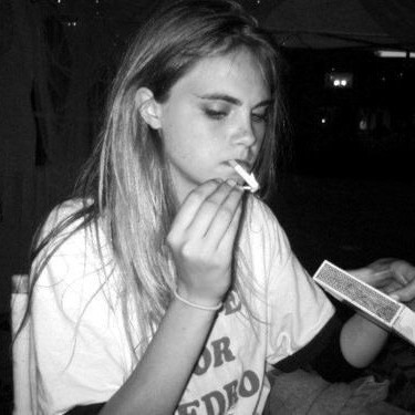 cara delevingne smoking | Tumblr