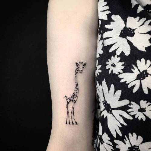 By Jin · Hoa Eternity, done at Mischief Tattoo, Manhattan.... small;jin;bicep;animal;tiny;giraffe;ifttt;little;illustrative