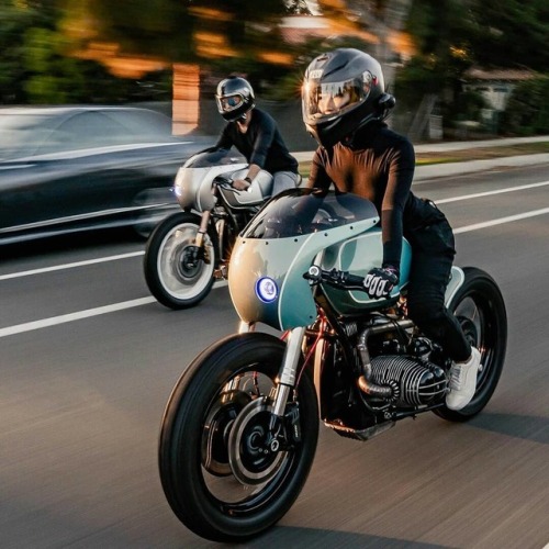 ๐ caferacerpasion.com ๐ Beautiful couple! BMW R series Cafe...