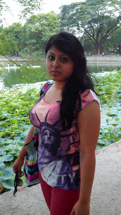 fuckmydesiwife:Bangladeshi girlfriend exclusive photos