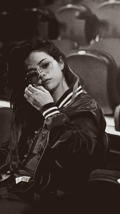 hypescreens:SELENA GOMEZ | HYPESCREENS LIKE//REBLOG IF YOU...